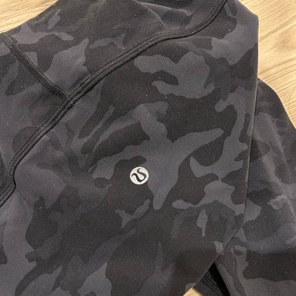 Lululemon align hi rise cropped legging - Picture 3 of 4